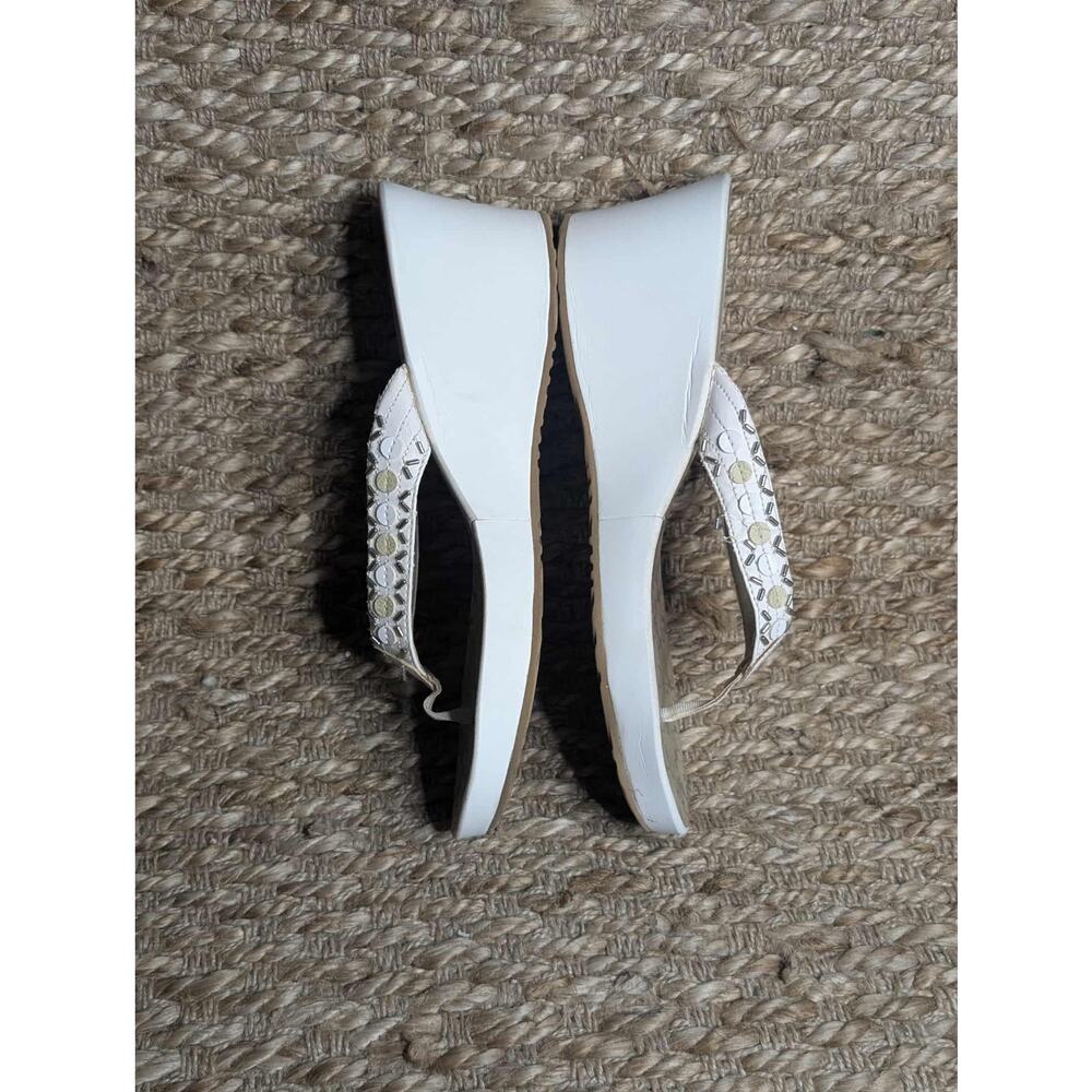 Clarks Womens 11M Light Tan/White Silver Slip On 3" Wedge Heel Thong Sandals - Picture 7 of 10
